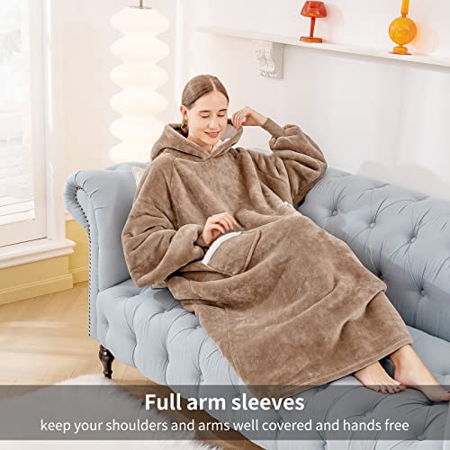 Aisbo Batamanta Mujer Invierno Gruesa - Bata Manta Polar Hombre Sherpa, Sudadera Manta Borreguito con Mangas y Capucha, Buen Regalo para Mujer y Hombre(130x82cm, Marrón)