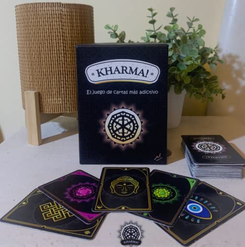 Kharma! The Card Game - Juego de Cartas FÁCIL y Divertido para Toda la Familia y Amigos - De 2 a 8 Jugadores para NIÑOS y Adultos